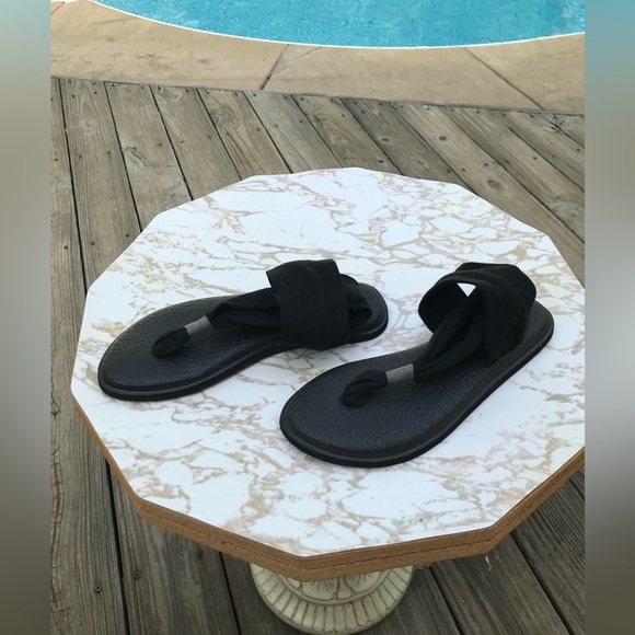 Sanuk Sandals - Picture 2 of 6